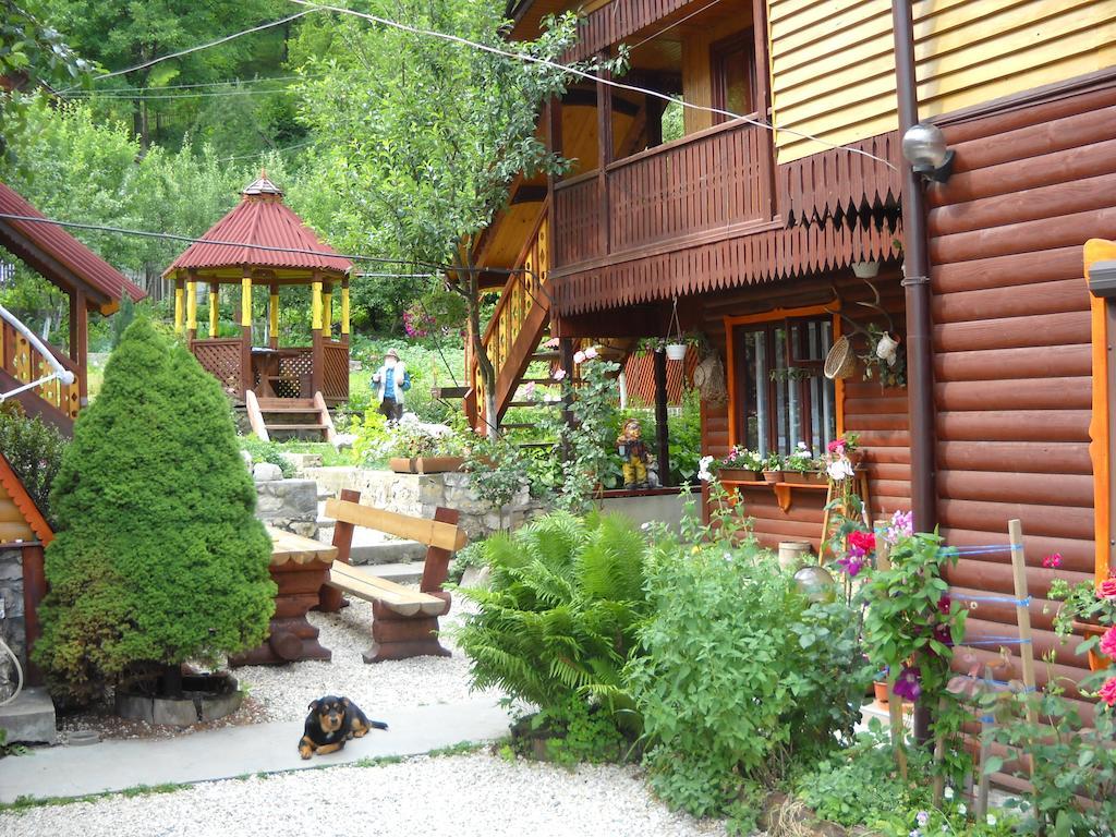 Hotel Smerekova Hata Jassinja Exterior foto